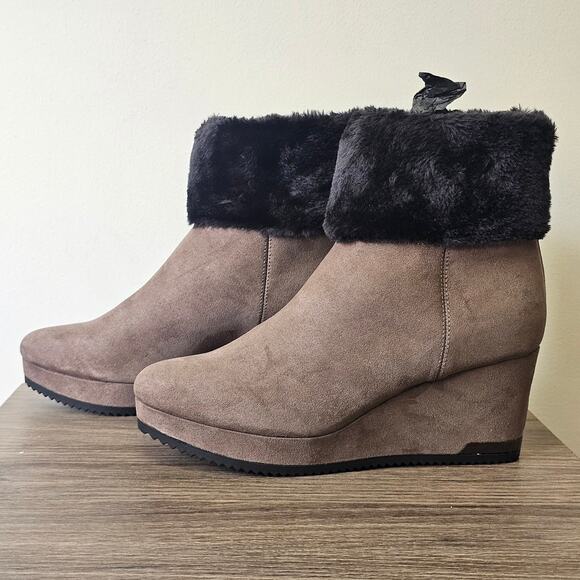 DKNY Women's Powell Wedge Booties Size 7.5 Mushroom  NWT - Picture 1 of 7